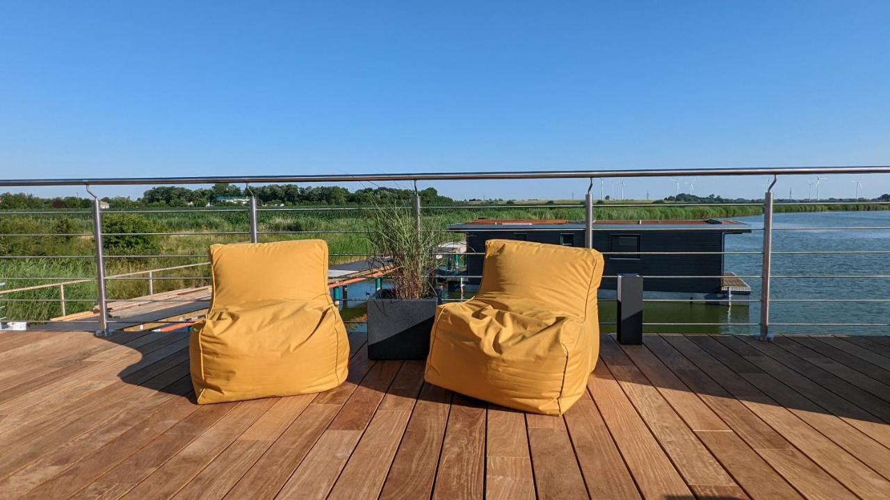 Hausboot Wangermeerblick ชิลลิคช์ ภายนอก รูปภาพ